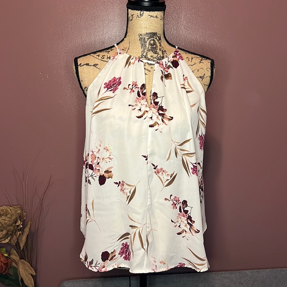 Women’s sleeveless top